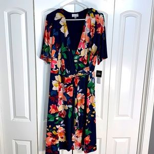 Signature Robbie Bee Floral Dress